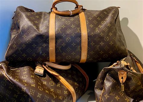 sell authentic louis vuitton handbags.